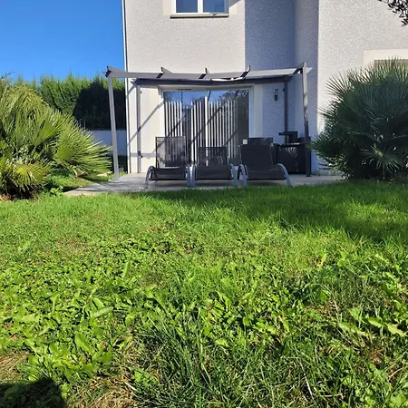 Appartement De 70 M2 Dans Maison Comptenporaine Charnecles Exterior photo