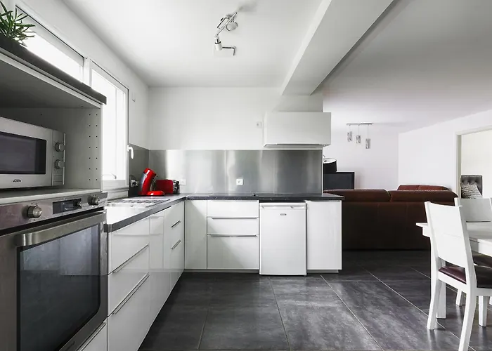 Appartement De 70 M2 Dans Maison Comptenporaine